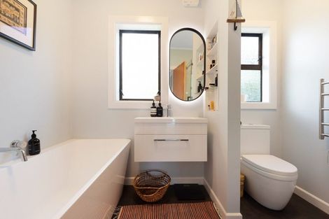 Photo of property in 8 Khyber Road, Seatoun, Wellington, 6022