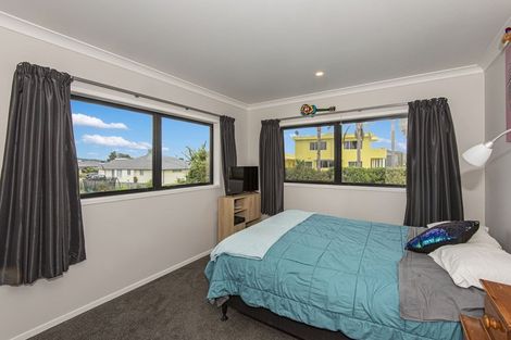 Photo of property in 18 Mariners Haven, One Tree Point, 0118