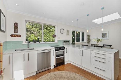 Photo of property in 38 View Road, Titahi Bay, Porirua, 5022