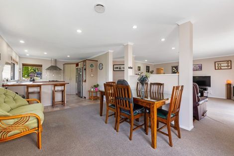 Photo of property in 10 Owhatiura Drive, Lynmore, Rotorua, 3010