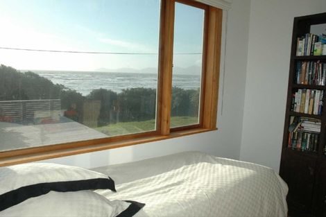 Photo of property in 106 The Parade, Paekakariki, 5034