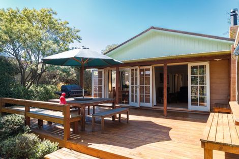 Photo of property in 3 Adams Place, Kelvin Grove, Palmerston North, 4414