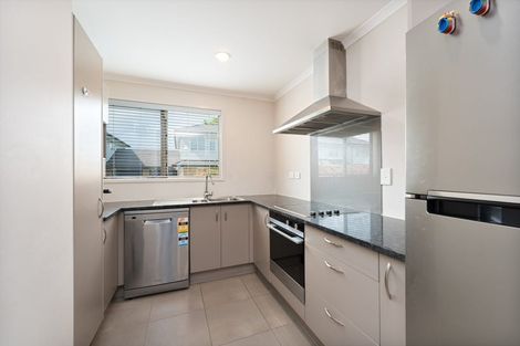 Photo of property in 11 Akeake Lane, Manurewa, Auckland, 2102