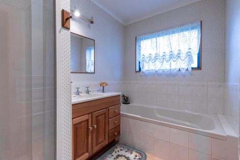 Photo of property in 1 Curnow Place, Leamington, Cambridge, 3432