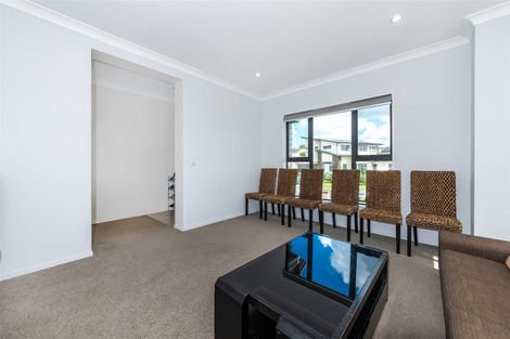 Photo of property in 23 Midhurst Avenue, Henderson, Auckland, 0612