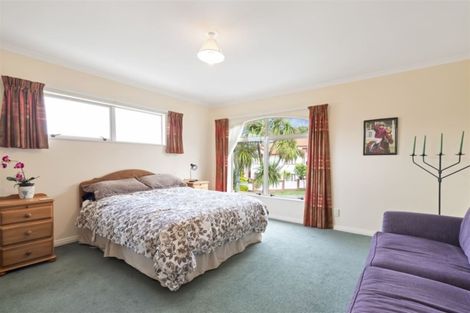 Photo of property in 34 Amesbury Drive, Churton Park, Wellington, 6037