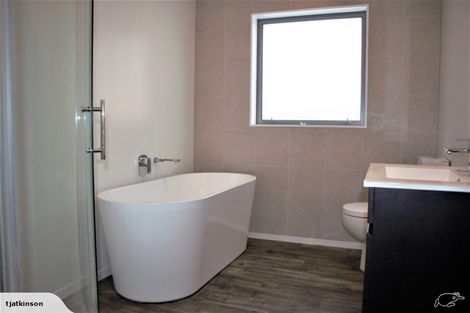 Photo of property in 4 Seagrass Place, Otaki Beach, Otaki, 5512