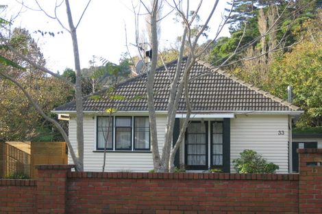 Photo of property in 33 Kamahi Street, Stokes Valley, Lower Hutt, 5019