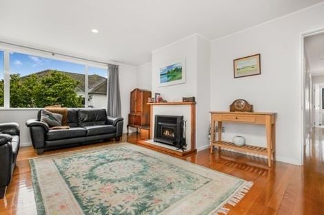 Photo of property in 31 Village Way, Ardmore, Papakura, 2582