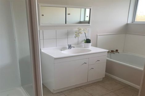 Photo of property in 2/3 Ansonby Street, Russley, Christchurch, 8042