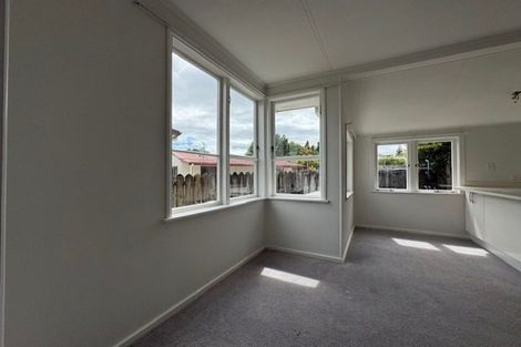 Photo of property in 12 Sullivan Avenue, Mangere Bridge, Auckland, 2022