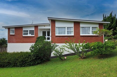 Photo of property in 18 Shanaway Rise, Hillcrest, Auckland, 0627