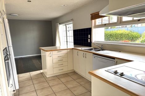 Photo of property in 18 Roysfield Lane, Sunnyhills, Auckland, 2010