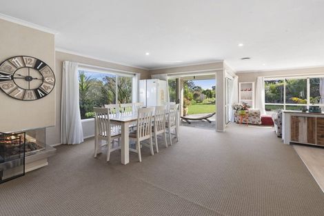 Photo of property in 15 Matheson Road, Red Beach, 0932