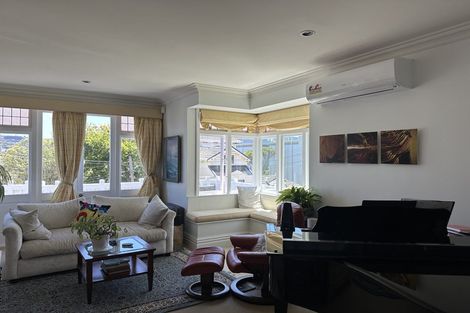 Photo of property in 6 Hawker Street, Mount Victoria, Wellington, 6011