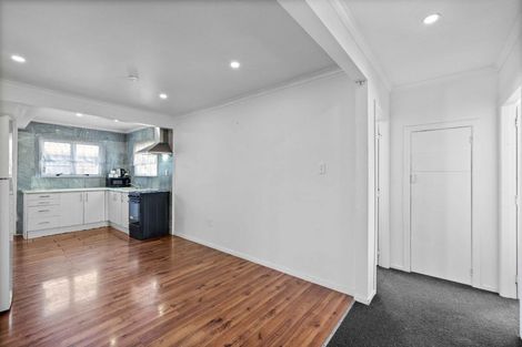 Photo of property in 8 Martin Road, Manurewa, Auckland, 2102