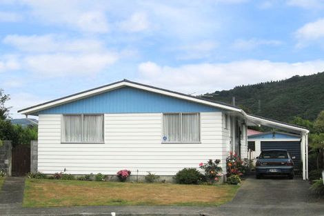 Photo of property in 18 Seattle Grove, Totara Park, Upper Hutt, 5018