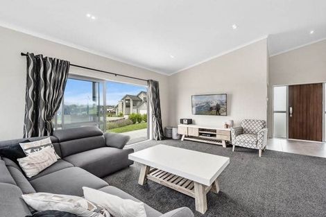 Photo of property in 32 Magellan Rise, Flagstaff, Hamilton, 3210