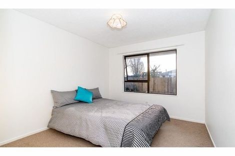 Photo of property in 2/479 Wairakei Road, Burnside, Christchurch, 8053