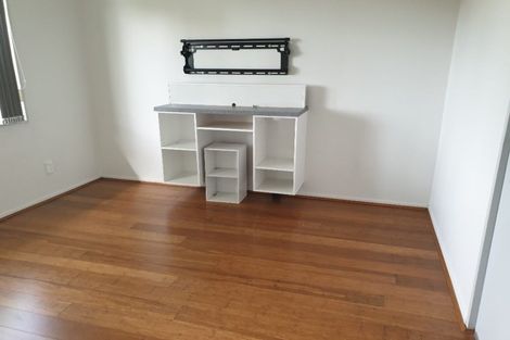 Photo of property in 2/171 Bruce Mclaren Road, Henderson, Auckland, 0612