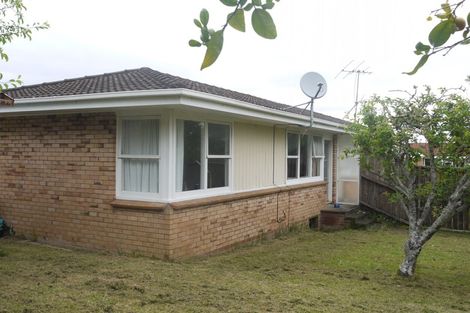 Photo of property in 2/9 Wells Road, Bucklands Beach, Auckland, 2012