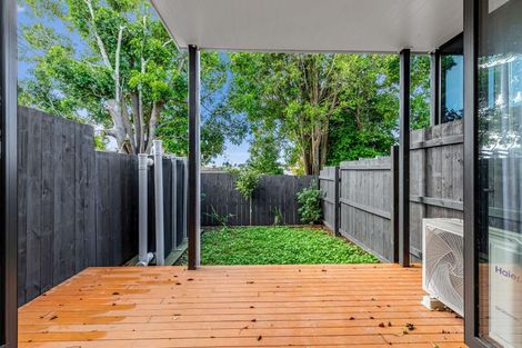 Photo of property in 5/32 Brandon Road, Glen Eden, Auckland, 0602