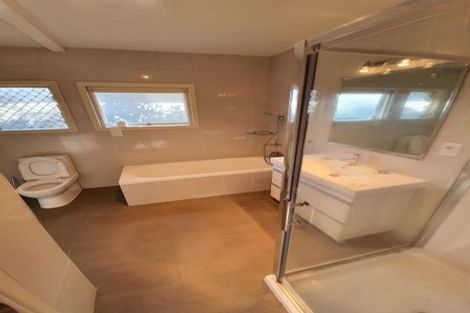 Photo of property in 306 East Coast Road, Forrest Hill, Auckland, 0620