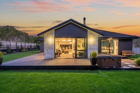 Photo of property in 355 Grays Road, Pauatahanui, Porirua, 5381