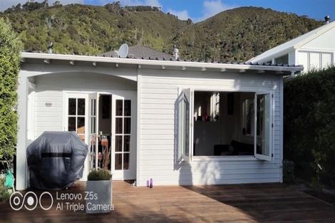 Photo of property in 20 Oroua Street, Eastbourne, Lower Hutt, 5013