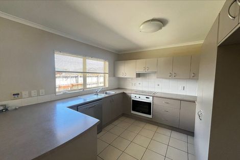 Photo of property in 40 Milson Drive, Papakura, 2110
