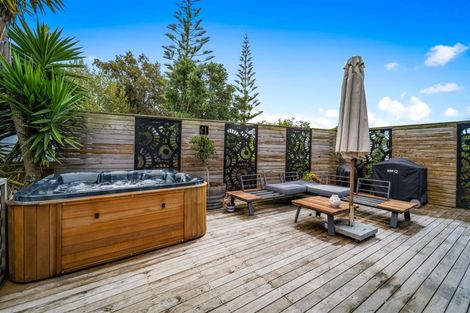 Photo of property in 6b Dobell Road, Stanmore Bay, Whangaparaoa, 0932