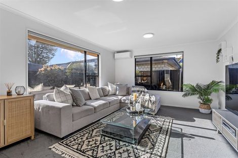 Photo of property in 1/14 Innisfree Place, Northwood, Christchurch, 8051