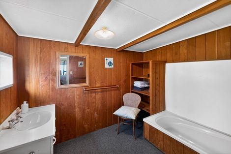 Photo of property in 102 Newcastle Street, Mahia, 4198