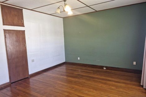 Photo of property in 33 Sackville Street, Fitzroy, New Plymouth, 4312