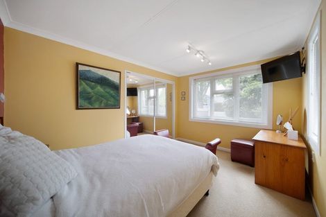 Photo of property in 10 Village Way, Ardmore, Papakura, 2582