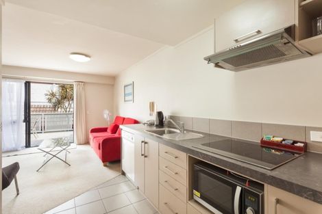 Photo of property in Atlas Apartments, 7/49 Maunganui Road, Mount Maunganui, 3116