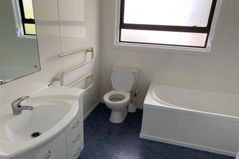 Photo of property in 10 Kennedy Avenue, Forrest Hill, Auckland, 0620