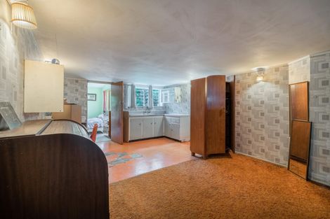 Photo of property in 60 Sylvan Crescent, Te Atatu South, Auckland, 0610