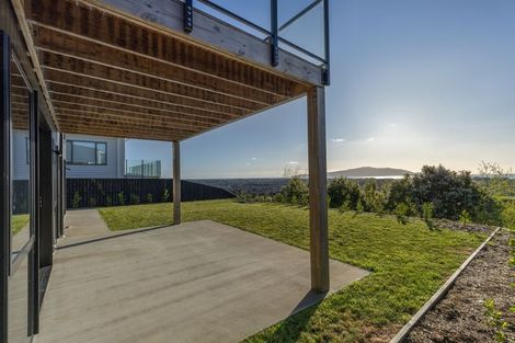 Photo of property in 86 Kotare Street, Waikanae, 5036