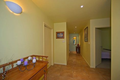 Photo of property in 4 Okoka Road, Omiha, Waiheke Island, 1081