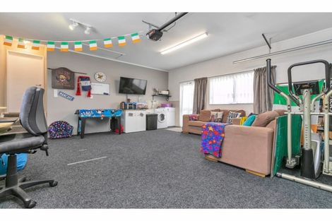 Photo of property in 1/38 Sailfish Drive, West Harbour, Auckland, 0618
