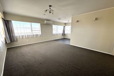 Photo of property in 114 Taikata Road, Te Atatu Peninsula, Auckland, 0610
