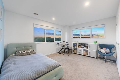 Photo of property in 32 Cavalli Road, Long Bay, Auckland, 0630