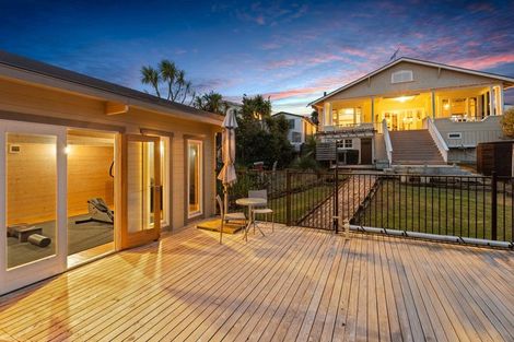 Photo of property in 23a Shakespear Road, Army Bay, Whangaparaoa, 0930