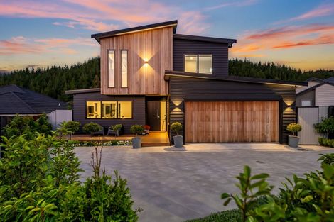 Photo of property in 15 Weatherdeck Close, Whitby, Porirua, 5024