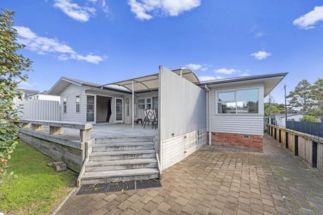 Photo of property in 25 Kingdale Road, Henderson, Auckland, 0610