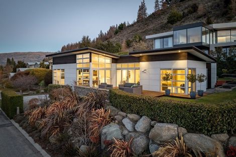 Photo of property in 19a Sunrise Bay Drive, Wanaka, 9305
