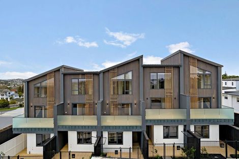 Photo of property in 3/506 Glenfield Road, Bayview, Auckland, 0629