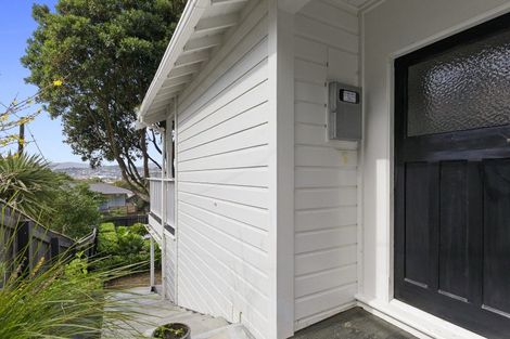 Photo of property in 167 Sutherland Road, Lyall Bay, Wellington, 6022