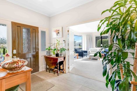 Photo of property in 32 Connemara Court, West Harbour, Auckland, 0618